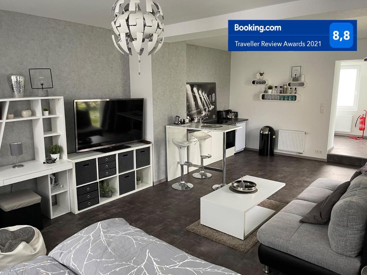 W1 - Kontaktloser 24H Check In, W-Lan, Netflix, Parkplatz, Kueche, Boxspring-Bett Bückeburg Екстериор снимка